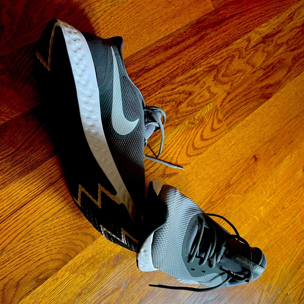 Men’s Evolution 5 Nike